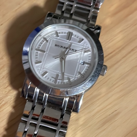 Burberry women’s watch - Picture 3 of 9